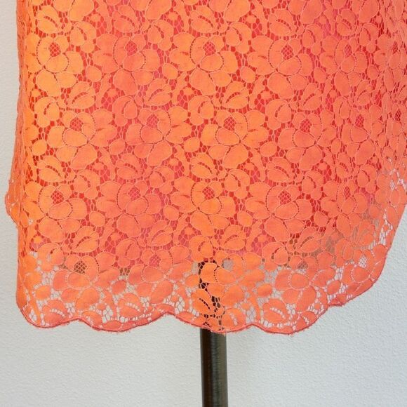 Aritzia Talula Short Sleeve Lace Top - Coral - Size Medium - Excellent Condition - Picture 10 of 16